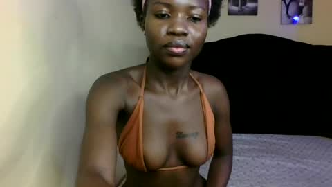 cutey_mara online show from July 6, 5:02 am