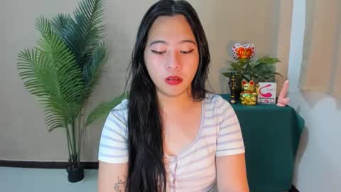 cutie_asianwoman online show from September 17, 7:39 am