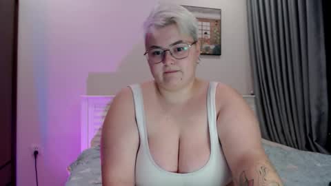 Sophie  Lilith online show from October 31, 11:47 am