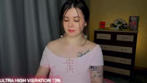 mili online show from May 27, 5:10 pm