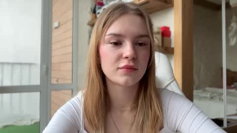 Im Emi streaming with my friend Reyna today online show from May 1, 12:41 pm