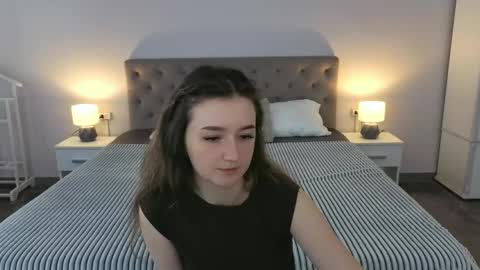 Cyrena online show from April 28, 6:39 am