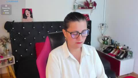 Snapshot of d_martii chatting on March 12, 12:26 pm Mia online show from March 12, 12:26 pm