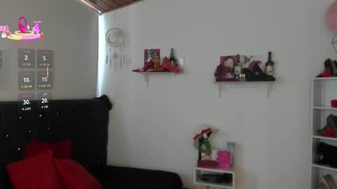 Snapshot of d_martii chatting on September 25, 2:38 pm Mia online show from September 25, 2:38 pm
