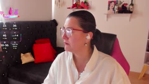 Snapshot of d_martii chatting on September 22, 1:31 pm Mia online show from September 22, 1:31 pm