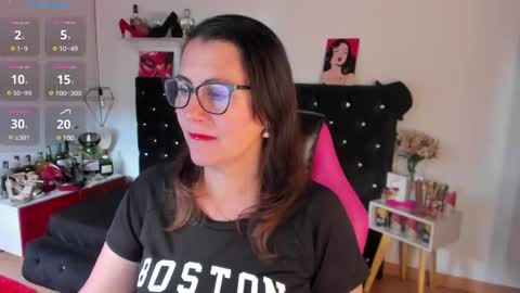 Snapshot of d_martii chatting on February 21, 12:17 pm Mia online show from February 21, 12:17 pm