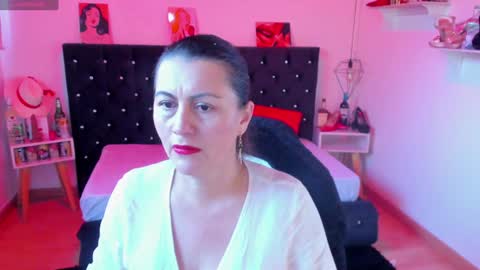 Snapshot of d_martii chatting on January 12, 12:23 pm Mia online show from January 12, 12:23 pm