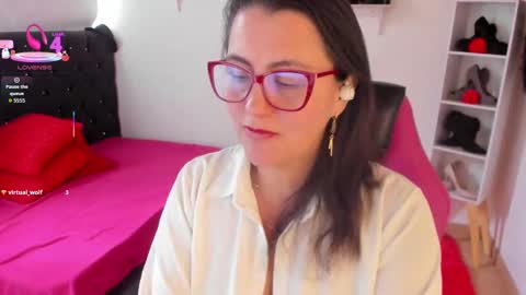 Snapshot of d_martii chatting on September 14, 2:37 pm Mia online show from September 14, 2:37 pm