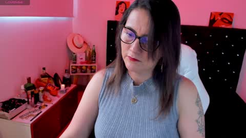 Snapshot of d_martii chatting on January 28, 12:00 pm Mia online show from January 28, 12:00 pm