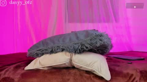 daani_hott online show from February 26, 6:01 am