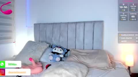 Snapshot of daani_saenzz chatting on March 5, 11:49 pm Daniela Saenz online show from March 5, 11:49 pm