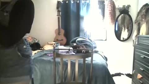 daffnye online show from September 27, 7:59 am