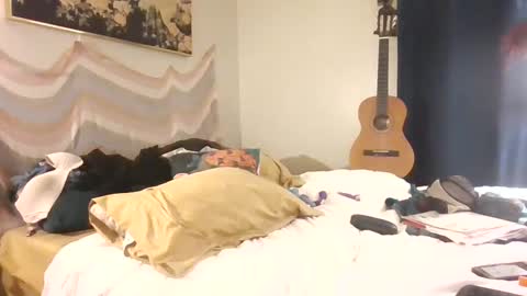 daffnye online show from September 26, 7:50 am