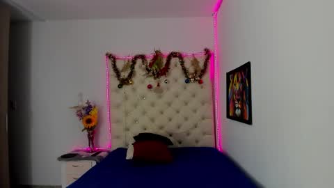 DAFNNE online show from December 11, 12:23 pm