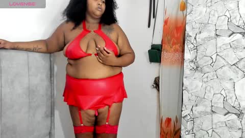 Snapshot of dahianajoss chatting on January 17, 8:00 pm Ebony Sex Dahian online show from January 17, 8:00 pm