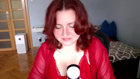 dahlia_midnight_ online show from October 3, 9:47 am