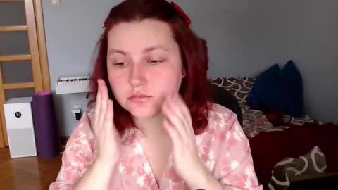 dahlia_midnight_ online show from October 2, 9:03 am