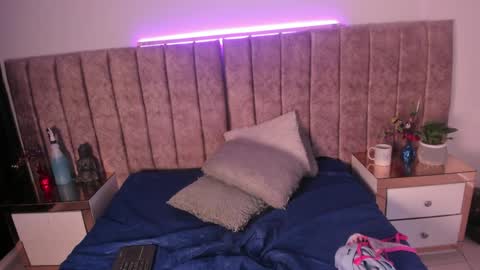 dahlia_rossee online show from April 24, 8:00 pm