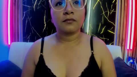 dahlia_vera23_aws online show from September 24, 7:07 am