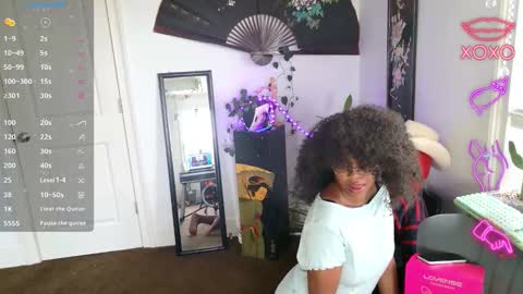 Dahlia online show from December 1, 7:05 pm