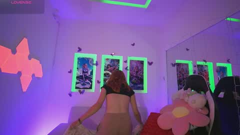 Dahlia Grey online show from May 19, 11:39 am