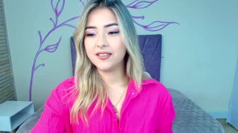 Snapshot of dahliamoore chatting on February 8, 8:10 pm Dahlia online show from February 8, 8:10 pm