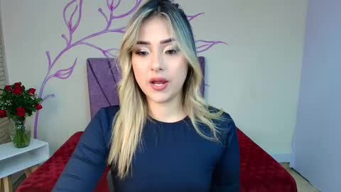 Snapshot of dahliamoore chatting on February 20, 7:52 pm Dahlia online show from February 20, 7:52 pm