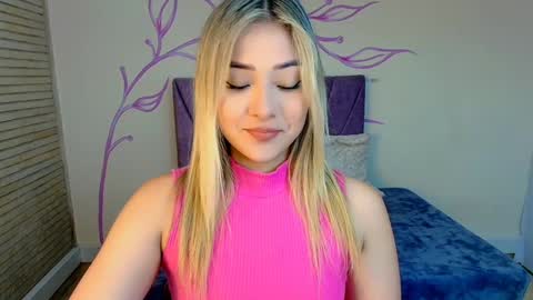 Snapshot of dahliamoore chatting on January 5, 1:47 pm Dahlia online show from January 5, 1:47 pm
