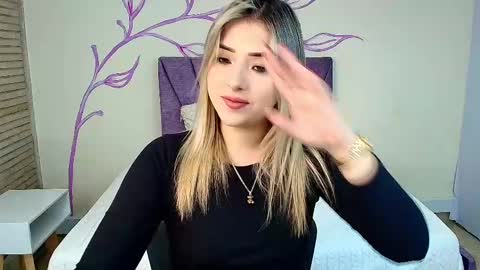Snapshot of dahliamoore chatting on February 10, 7:49 pm Dahlia online show from February 10, 7:49 pm