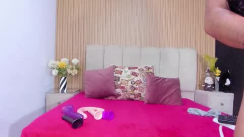 DairaMoon online show from November 9, 2:35 pm