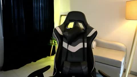 Lauren            online show from October 6, 2:12 pm