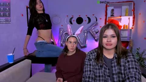 daisy online show from February 19, 12:10 am