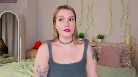 Viickie online show from March 27, 9:32 am