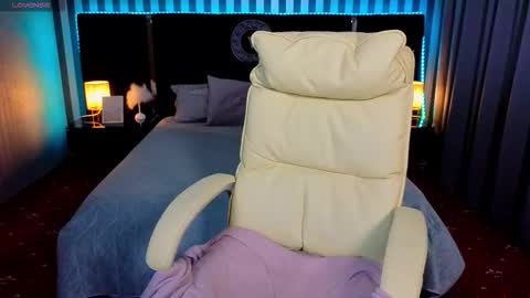 daisydelight_ online show from November 11, 8:50 pm