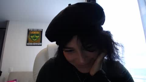 IG  dakotasofiaa online show from December 21, 8:43 pm