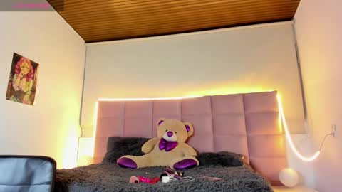 dakota_ds online show from December 6, 2:13 am