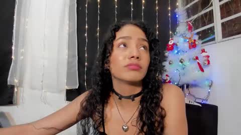 Snapshot of dakota_m01 chatting on December 21, 1:36 am Dakota online show from December 21, 1:36 am
