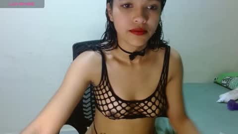 Snapshot of dakota_sweetx chatting on January 16, 6:37 pm Dakota And Bellamy online show from January 16, 6:37 pm