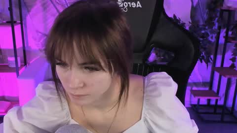 dakotaajohnnson online show from February 15, 5:41 am