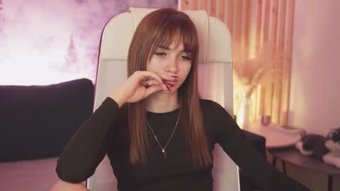 dakotaajohnnson online show from March 4, 8:35 am