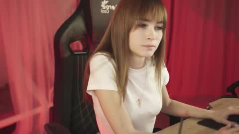 dakotaajohnnson online show from March 12, 11:09 am