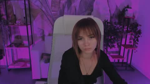 dakotaajohnnson online show from March 10, 11:34 am