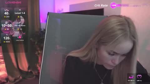 dakotaajohnnson online show from September 23, 10:46 am