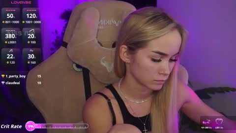 dakotaajohnnson online show from September 10, 1:44 pm
