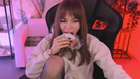 dakotaajohnnson online show from February 24, 8:58 pm