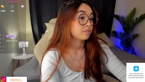 dakottaa__ online show from March 12, 11:12 pm