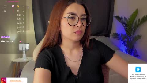 dakottaa__ online show from March 6, 12:32 am