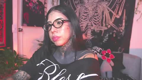 dalia_vorhees online show from May 5, 1:41 am