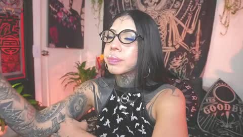 dalia_vorhees online show from May 19, 1:56 am