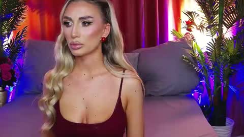 DalidaSelena online show from May 6, 4:33 pm